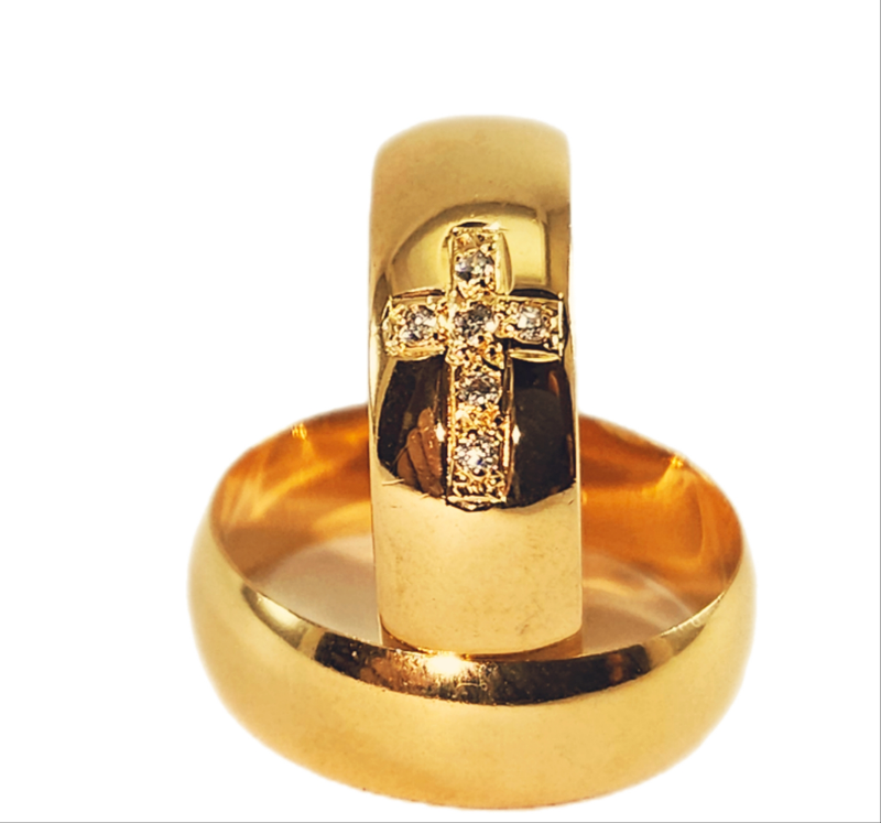 Aliança em Ouro 18k Tradicional 6,00mm Crucifixo com 06 Brilhantes